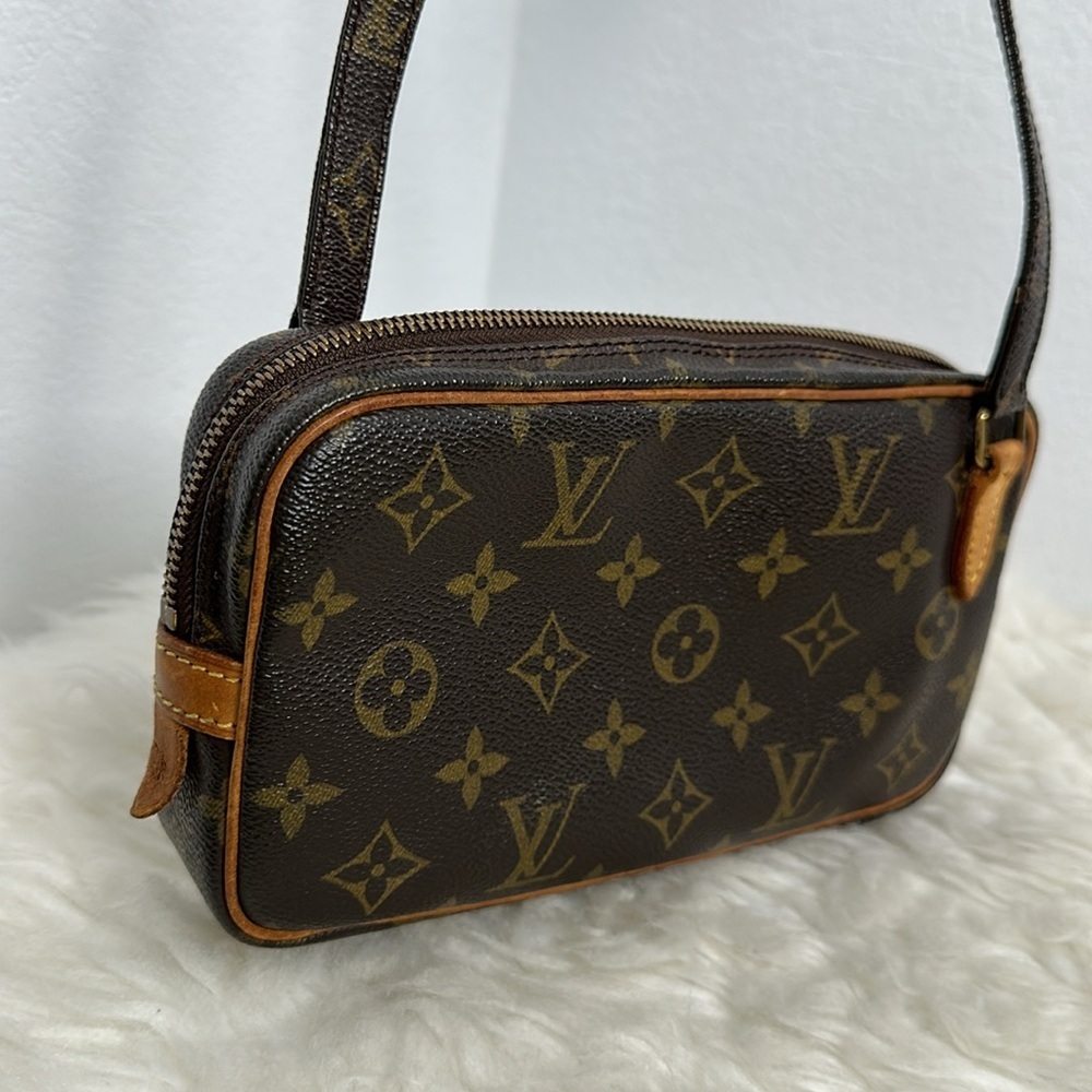 💯 Authentic Louis Vuitton Monogram Pochette🍀 - Picture 9 of 17